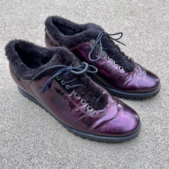 Stuart Weitzman Shoes - Stuart Weitzman size 8 Metallic Fuzzy Sneakers